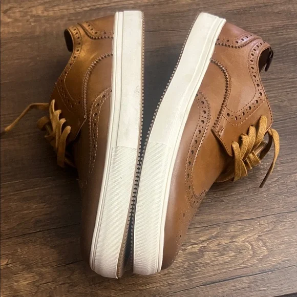 Elegant Tan Leather Derby Shoes - Picture 8 of 8